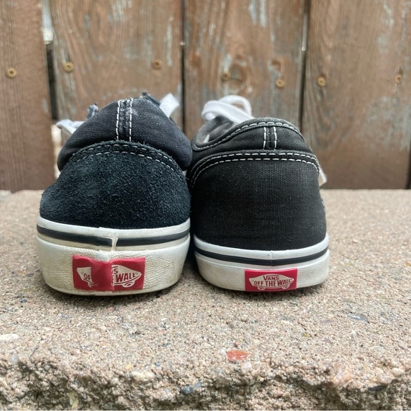 VANS Women’s Mismatched Black White Old Skool Sneakers Classic Size 6 - Picture 3 of 11